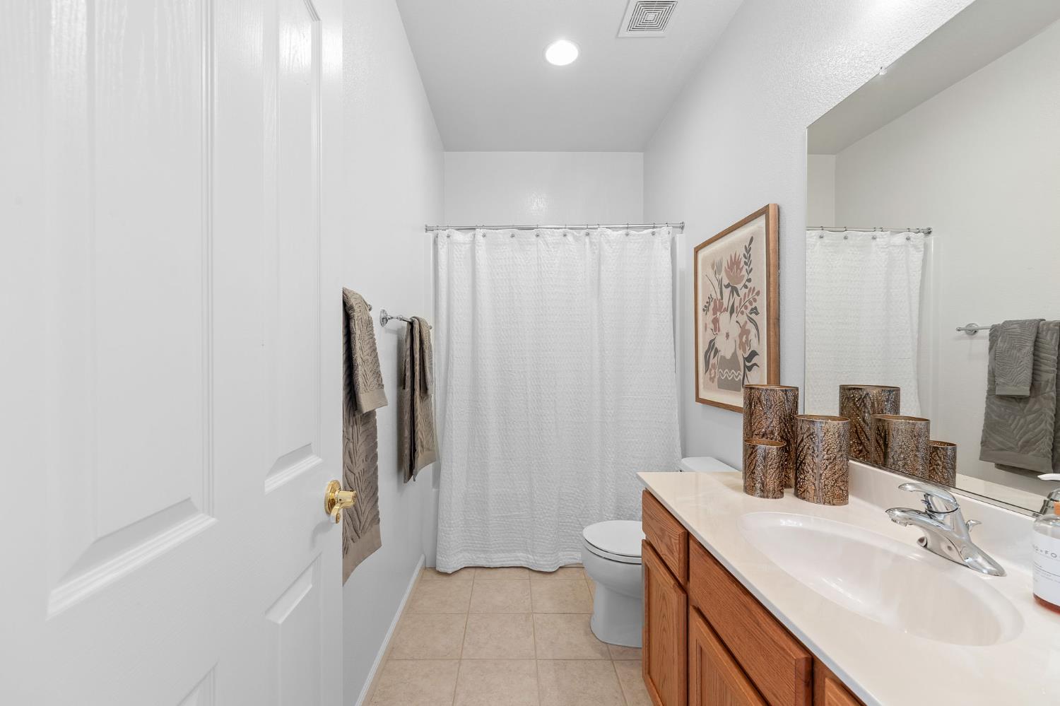 Detail Gallery Image 26 of 66 For 2339 Ryedale Ln, Sacramento,  CA 95835 - 2 Beds | 2 Baths