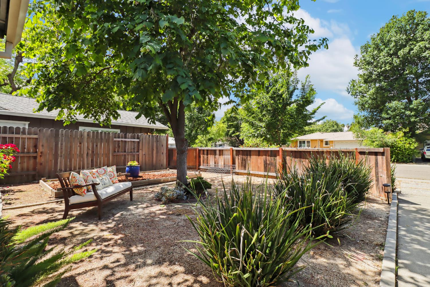 Detail Gallery Image 48 of 49 For 1614 Clemson Dr, Davis,  CA 95618 - 2 Beds | 2 Baths