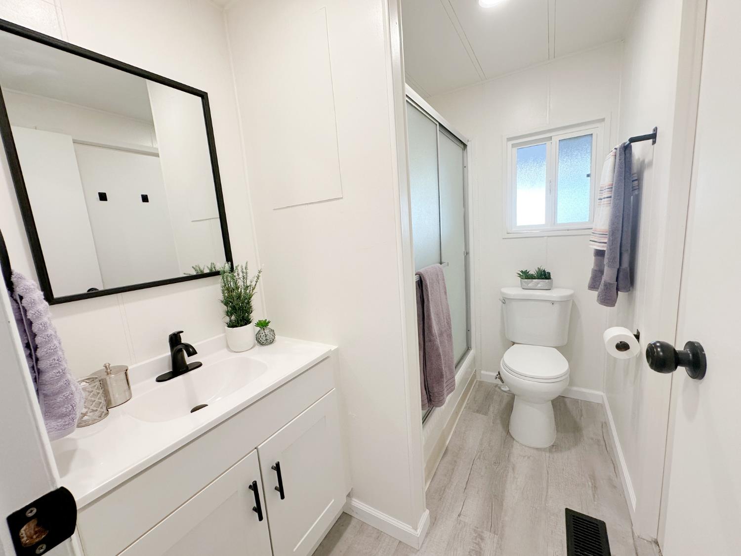 Detail Gallery Image 12 of 14 For 6311 Convention Ln 100, Sacramento,  CA 95828 - 2 Beds | 2 Baths
