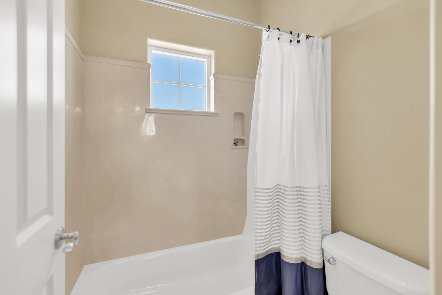 Detail Gallery Image 55 of 76 For 8530 Mandorla Cir, Orangevale,  CA 95662 - 4 Beds | 3/1 Baths