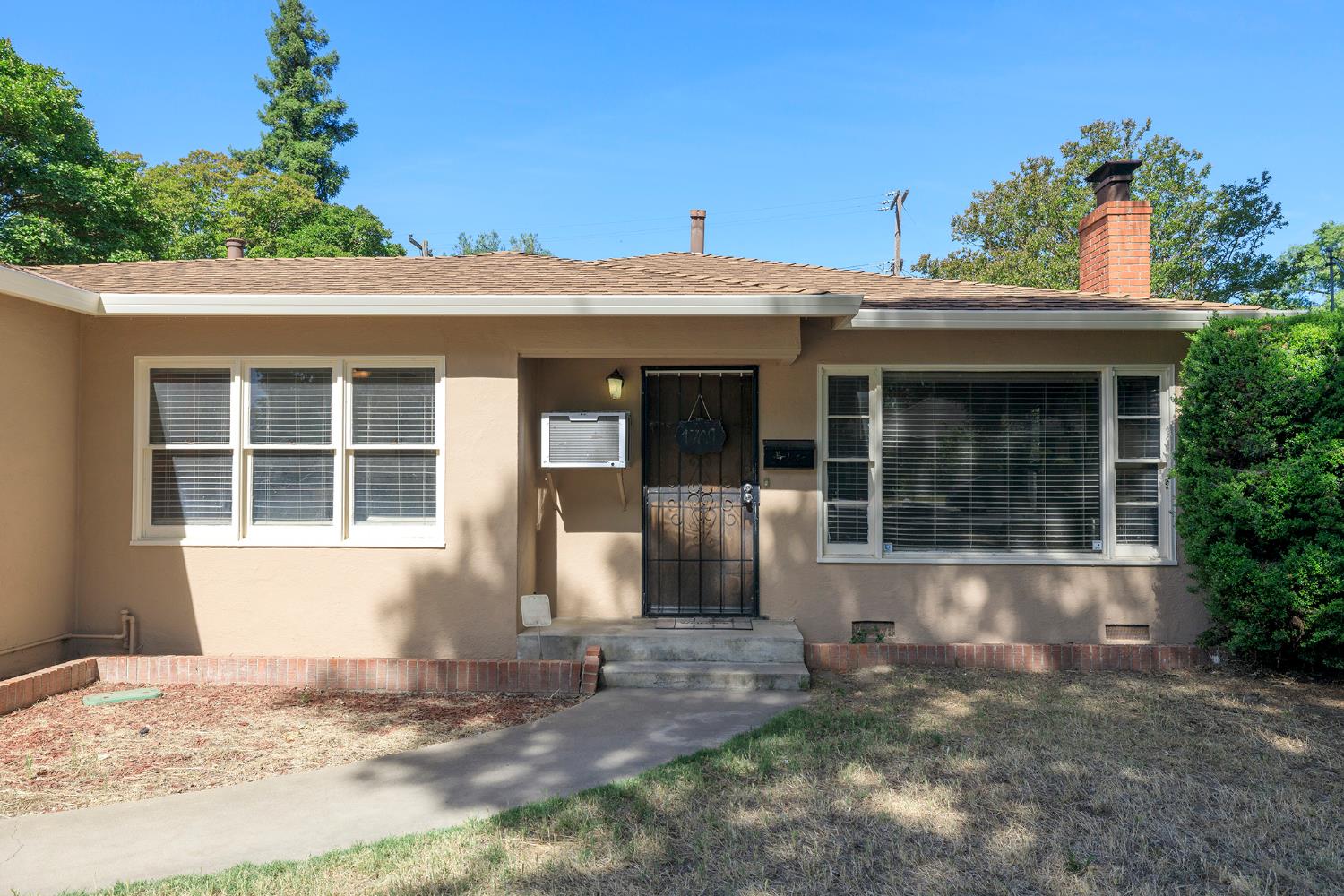 Detail Gallery Image 4 of 32 For 1709 Stetson Ave, Modesto,  CA 95350 - 3 Beds | 1 Baths