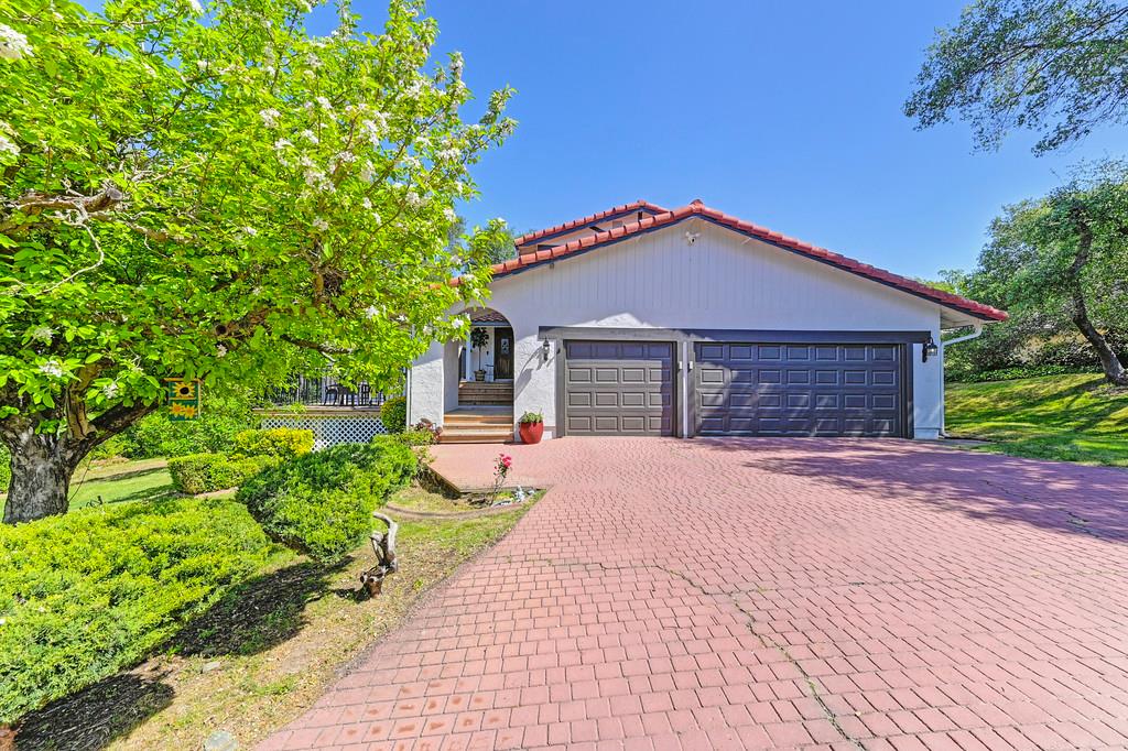 Detail Gallery Image 5 of 58 For 6895 Country Ct, Granite Bay,  CA 95746 - 4 Beds | 3 Baths