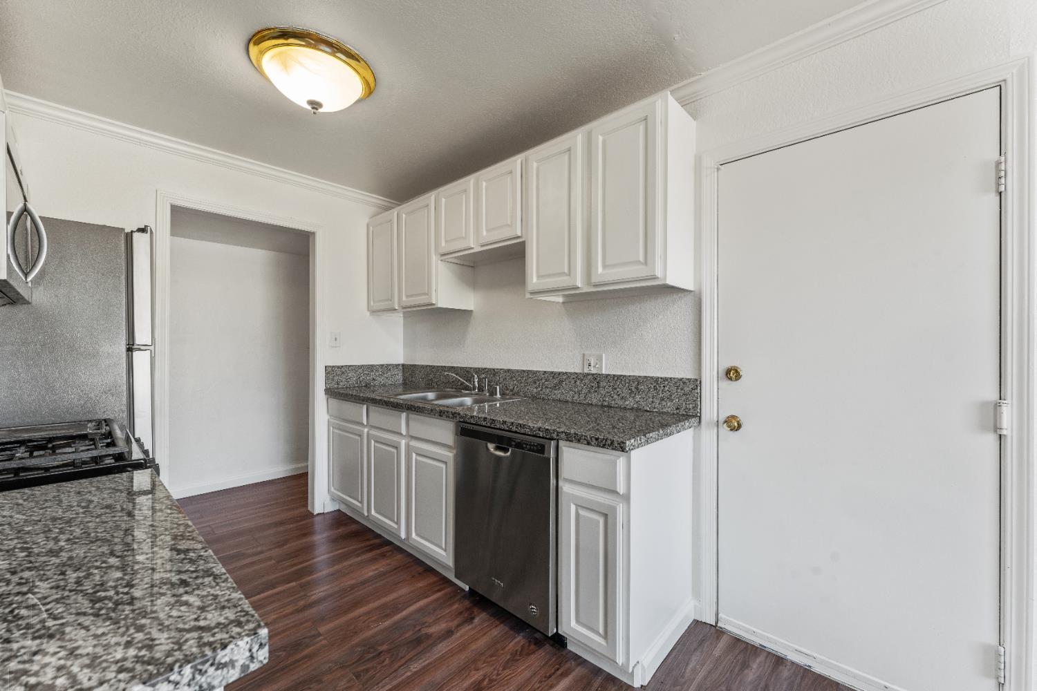 Detail Gallery Image 13 of 23 For 5741 San Vincente Way, North Highlands,  CA 95660 - 3 Beds | 1 Baths