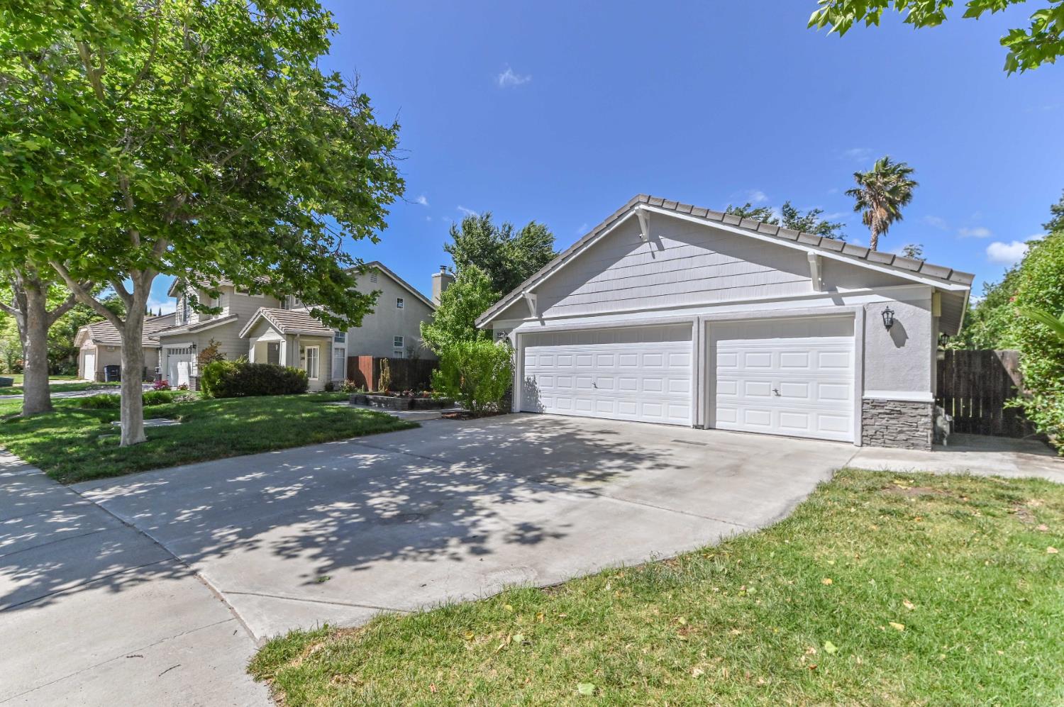 Detail Gallery Image 11 of 55 For 2535 Bridle Creek Ct, Tracy,  CA 95377 - 2 Beds | 2 Baths