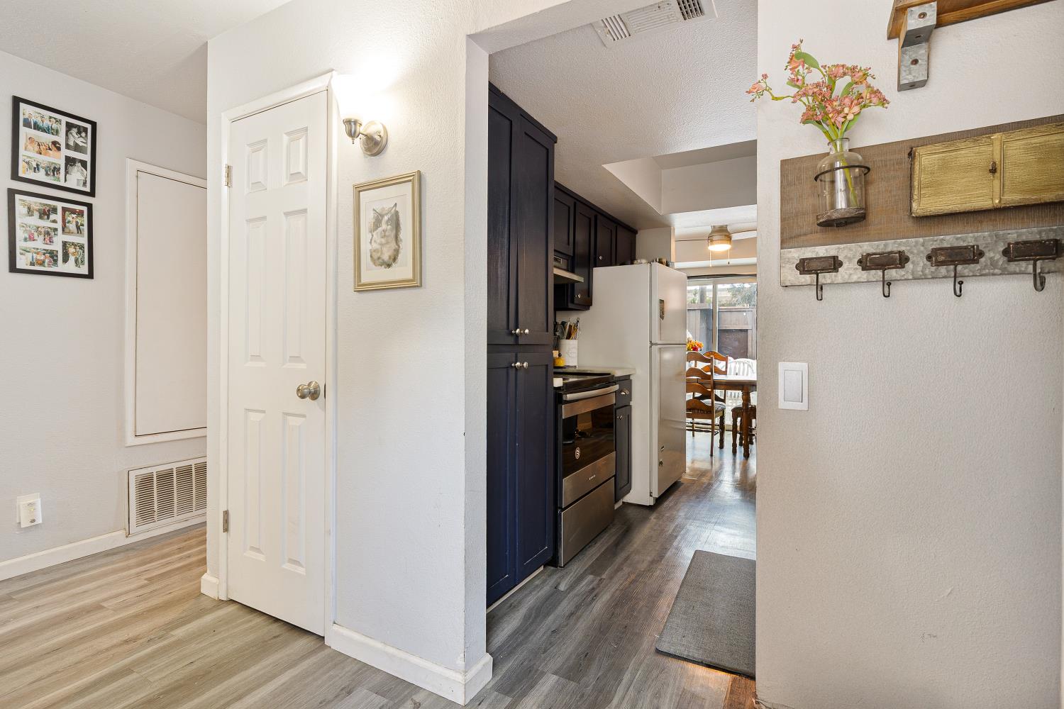 Detail Gallery Image 2 of 28 For 6900 Allegheny Pl, Stockton,  CA 95219 - 2 Beds | 1 Baths