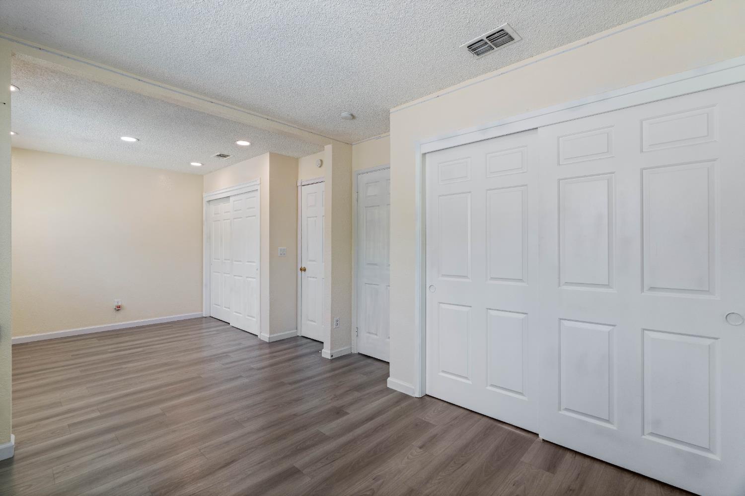 Detail Gallery Image 10 of 34 For 8200 Cottonfield Way, Sacramento,  CA 95828 - 3 Beds | 2 Baths