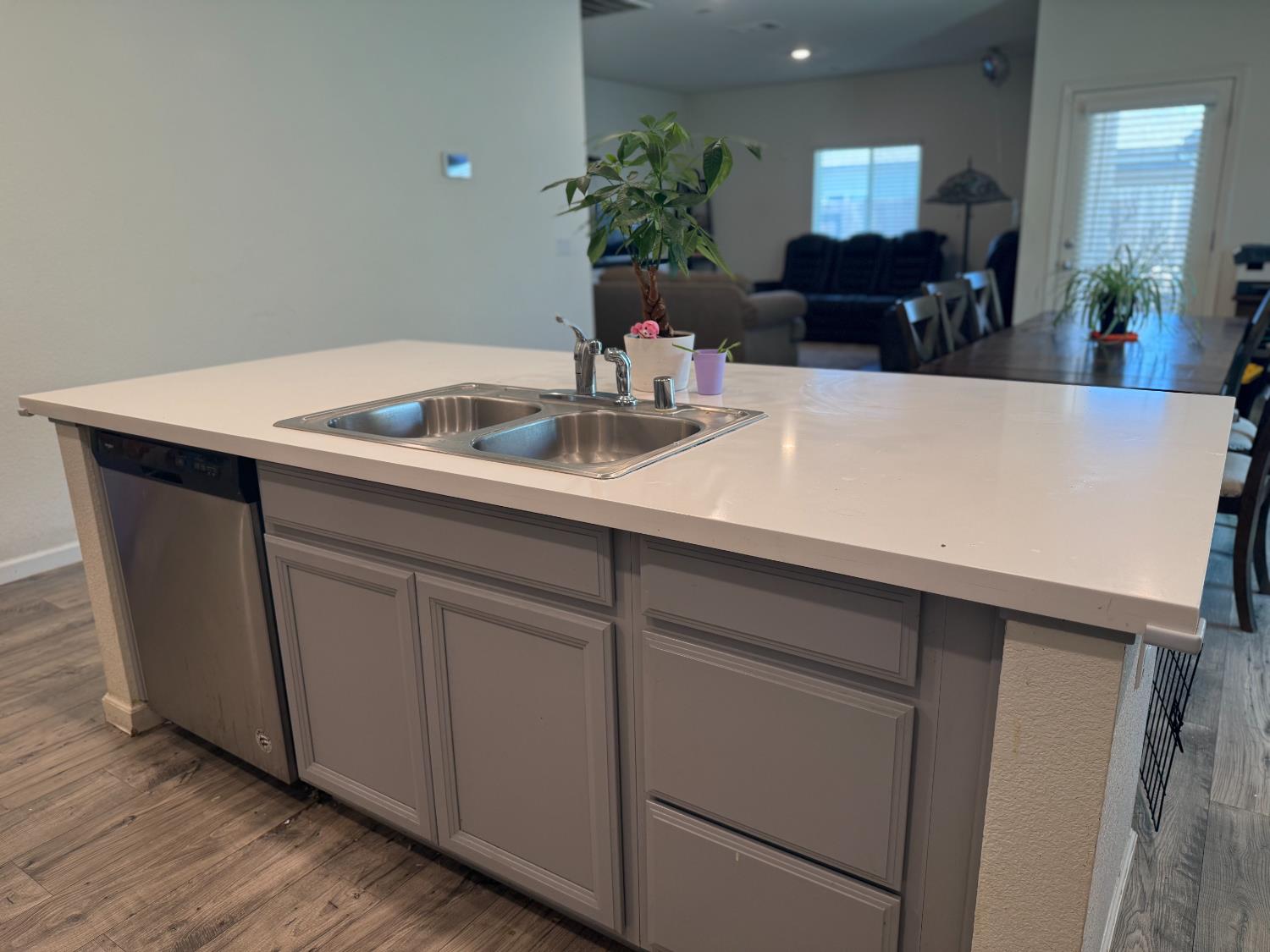 Detail Gallery Image 5 of 24 For 4831 E Goshawk, Stockton,  CA 95215 - 4 Beds | 2 Baths