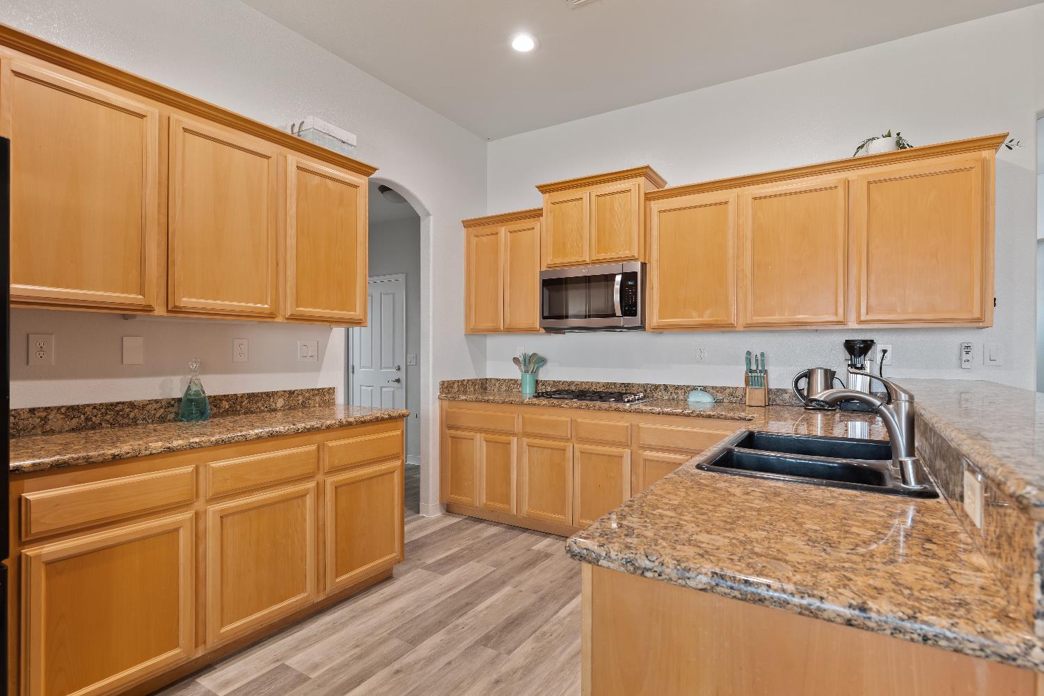 Detail Gallery Image 17 of 36 For 1795 Sea Side Ct, Plumas Lake,  CA 95961 - 4 Beds | 2 Baths