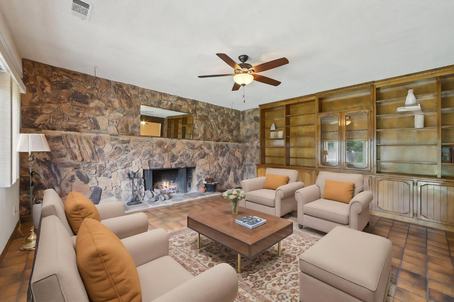 Detail Gallery Image 4 of 35 For 15735 Redondo Dr, Tracy,  CA 95304 - 3 Beds | 2 Baths