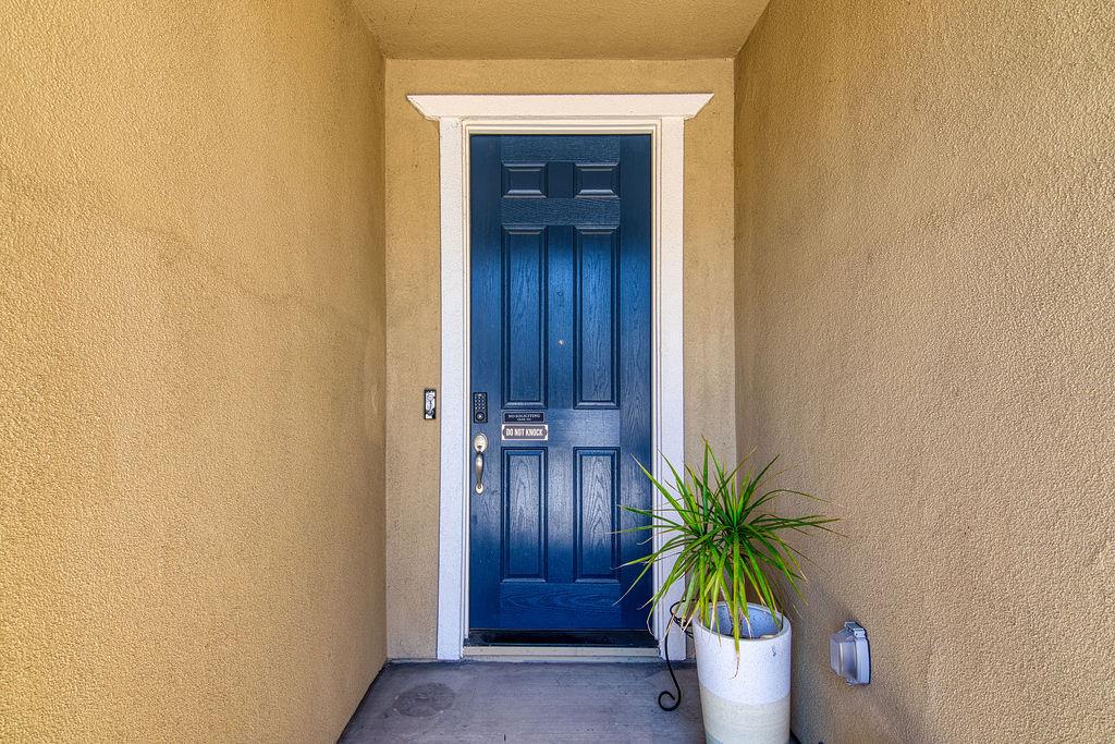 Detail Gallery Image 4 of 32 For 705 Somerset Way, Patterson,  CA 95363 - 3 Beds | 2 Baths