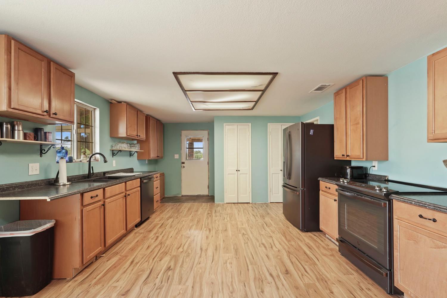 Detail Gallery Image 20 of 59 For 8099 Savage Way, Valley Springs,  CA 95252 - 3 Beds | 2 Baths