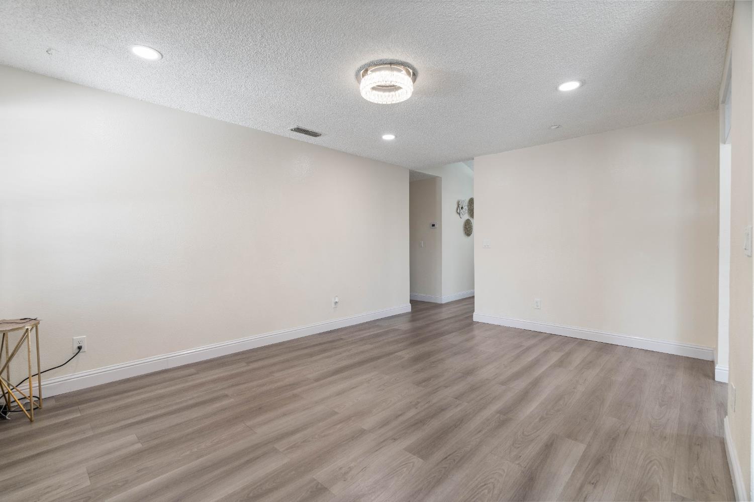 Detail Gallery Image 20 of 34 For 8200 Cottonfield Way, Sacramento,  CA 95828 - 3 Beds | 2 Baths