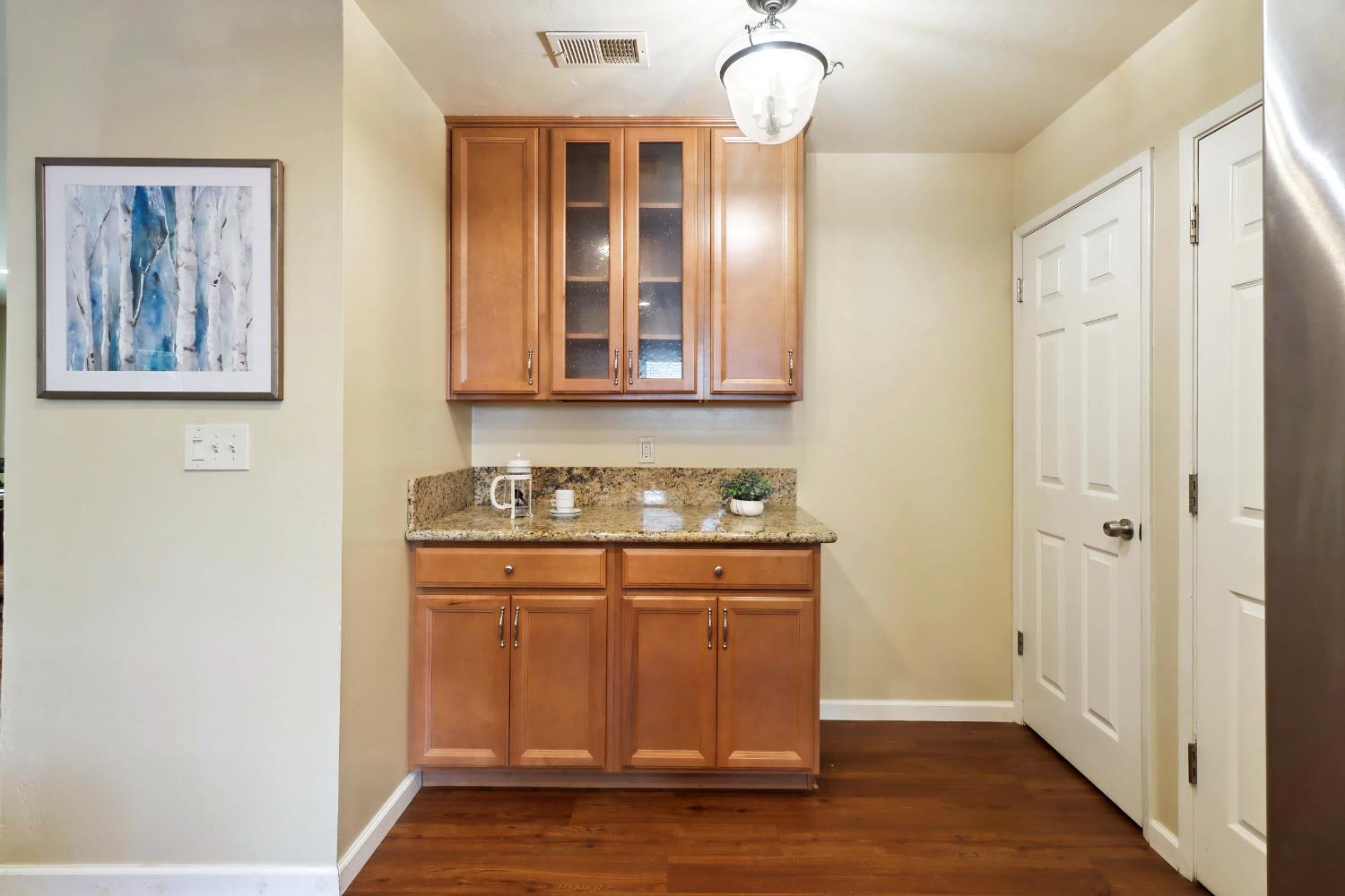 Detail Gallery Image 21 of 49 For 1614 Clemson Dr, Davis,  CA 95618 - 2 Beds | 2 Baths