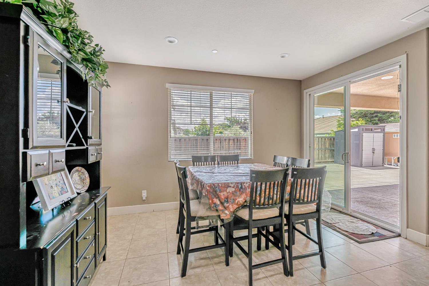 Detail Gallery Image 21 of 80 For 1162 Maugham Dr, Galt,  CA 95632 - 4 Beds | 3 Baths