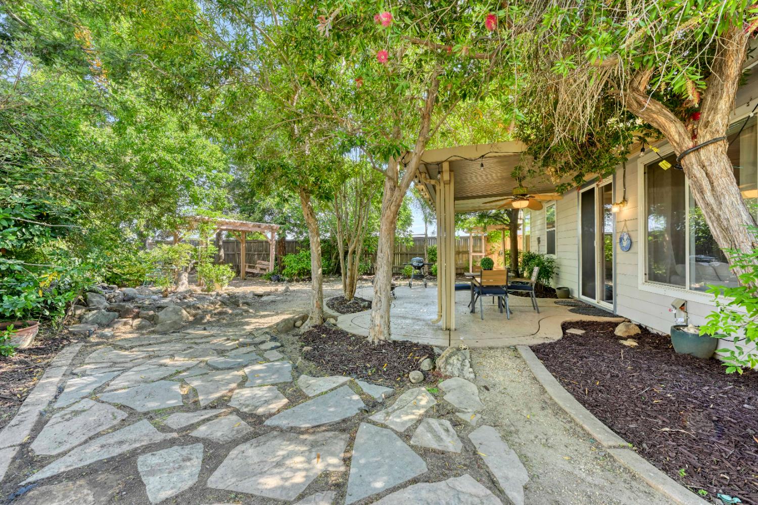 Detail Gallery Image 21 of 26 For 311 Pelican Bay Cir, Sacramento,  CA 95835 - 2 Beds | 2 Baths