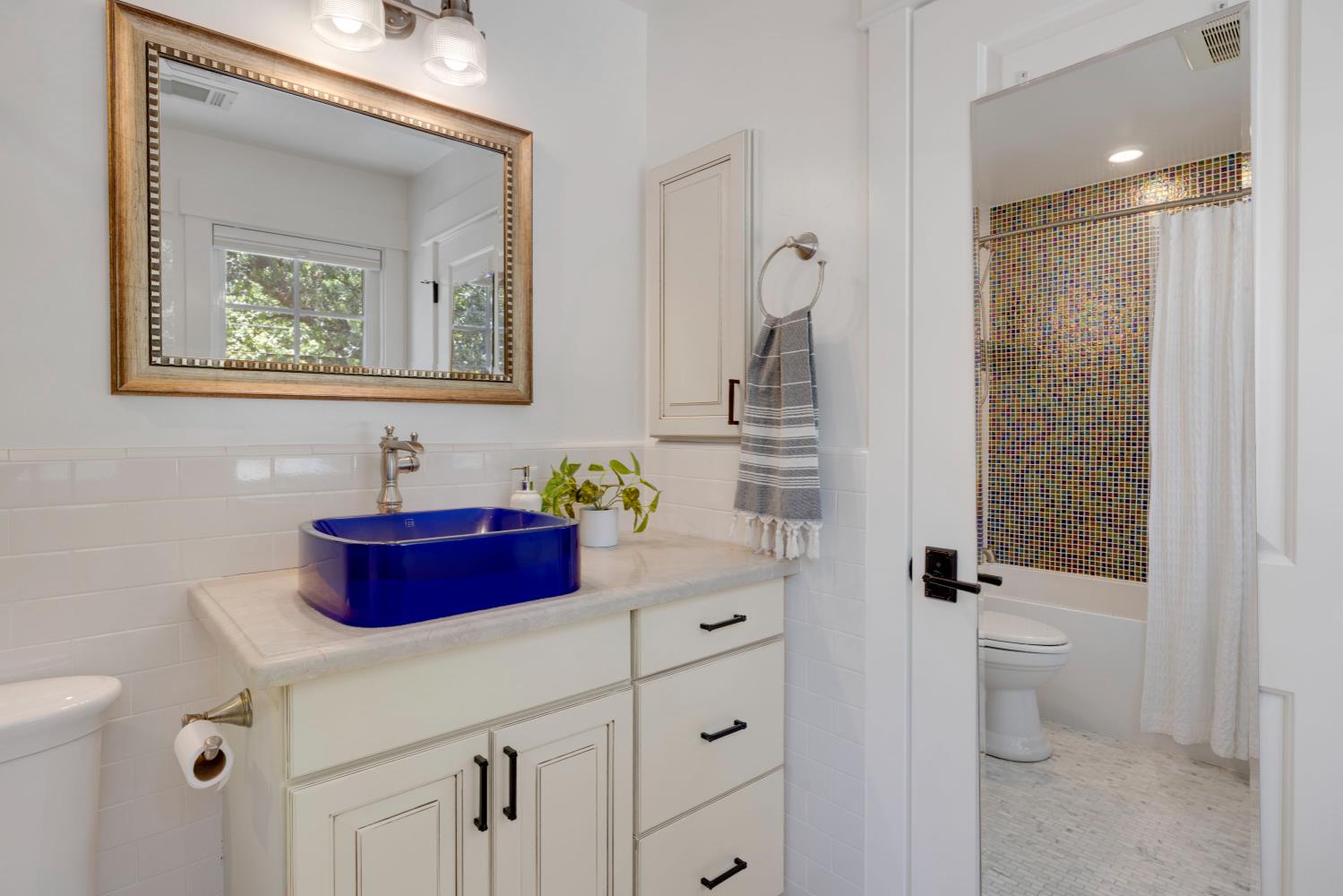 Detail Gallery Image 23 of 31 For 862 38th St, Sacramento,  CA 95816 - 3 Beds | 2/1 Baths
