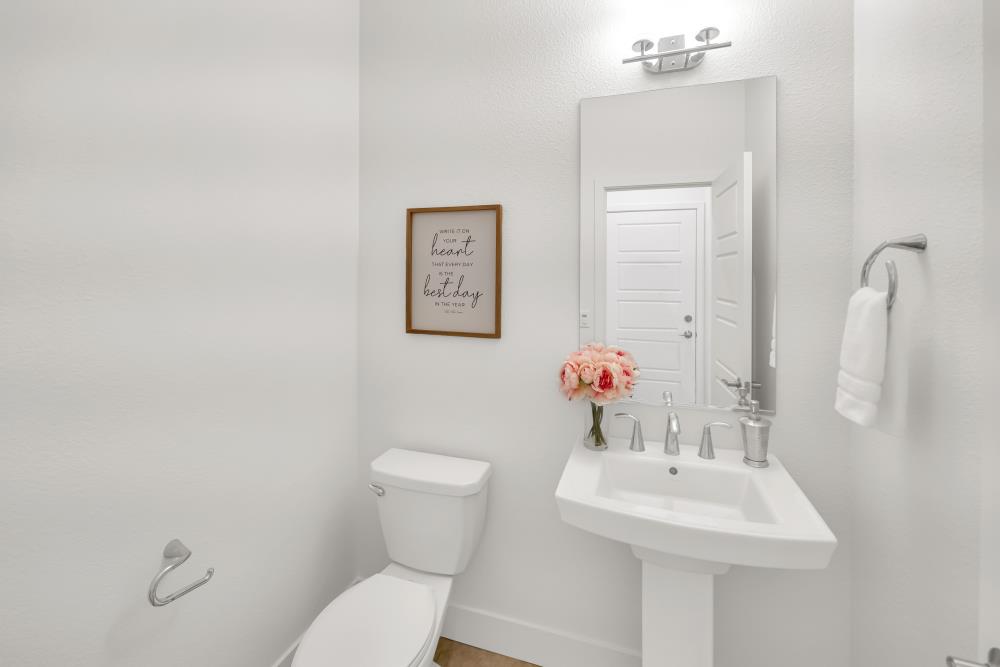 Detail Gallery Image 16 of 47 For 8836 Solo Way, Elk Grove,  CA 95757 - 3 Beds | 2/1 Baths