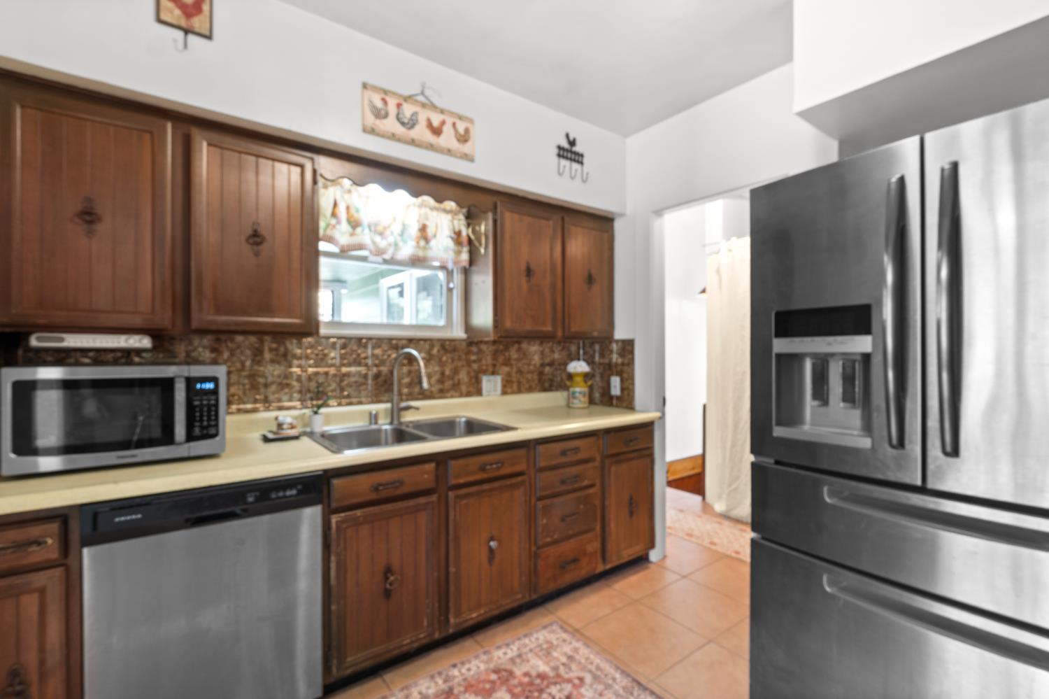 Detail Gallery Image 12 of 37 For 700 Canal St, Placerville,  CA 95667 - 3 Beds | 2 Baths