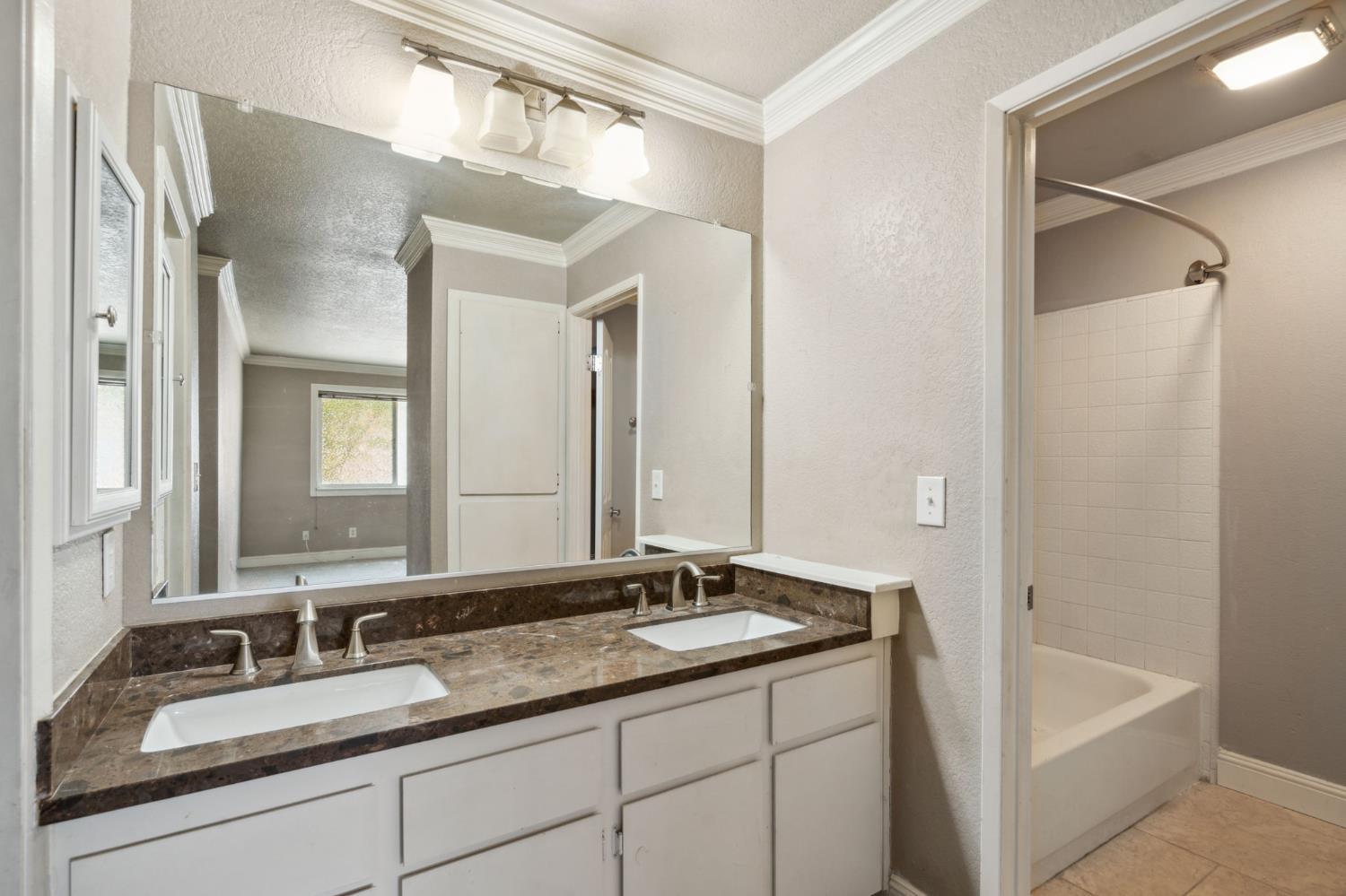 Photo #14: 225061661 Listing: Photo #14