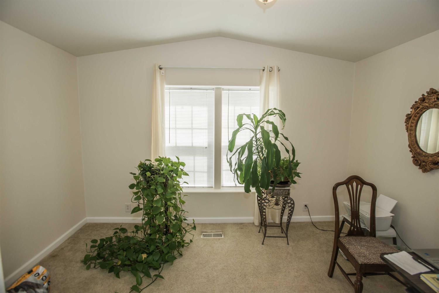 Detail Gallery Image 21 of 59 For 6946 27th St, Sacramento,  CA 95822 - 3 Beds | 2 Baths