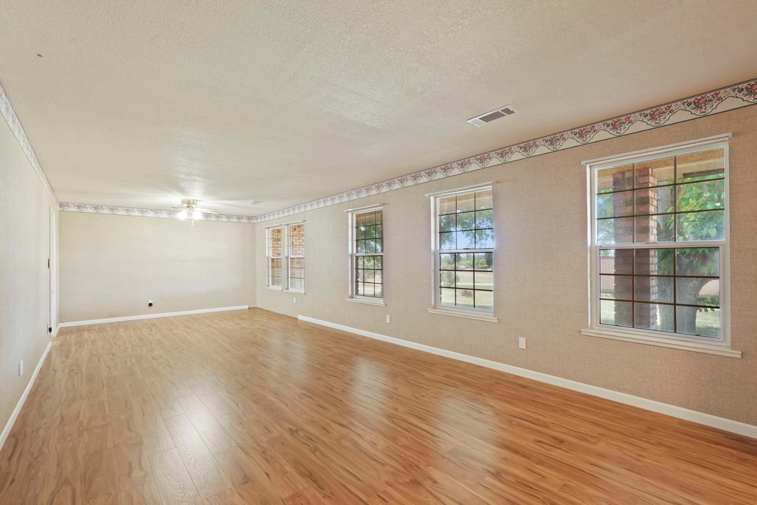 Detail Gallery Image 13 of 59 For 8099 Savage Way, Valley Springs,  CA 95252 - 3 Beds | 2 Baths