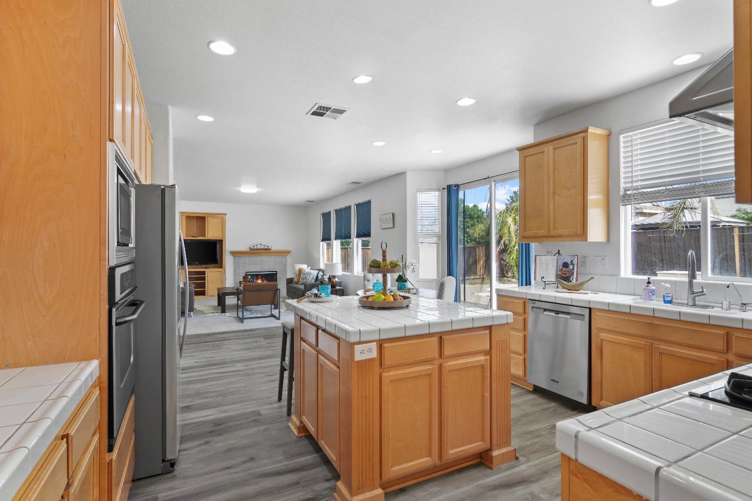 Detail Gallery Image 14 of 65 For 2726 Marshall Ct, Tracy,  CA 95377 - 5 Beds | 4 Baths