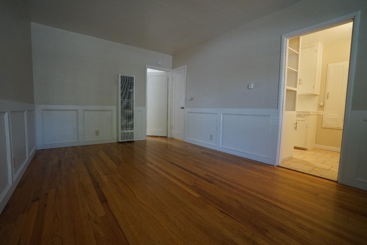 Detail Gallery Image 6 of 19 For 1716 O St, Sacramento,  CA 95811 - – Beds | – Baths