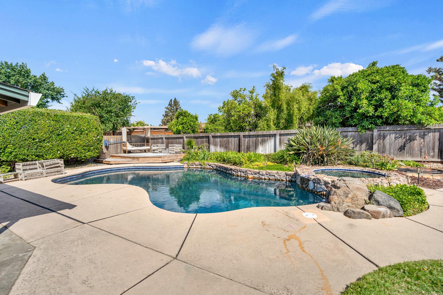 Detail Gallery Image 44 of 48 For 90 Parklite Cir, Sacramento,  CA 95831 - 4 Beds | 2/1 Baths