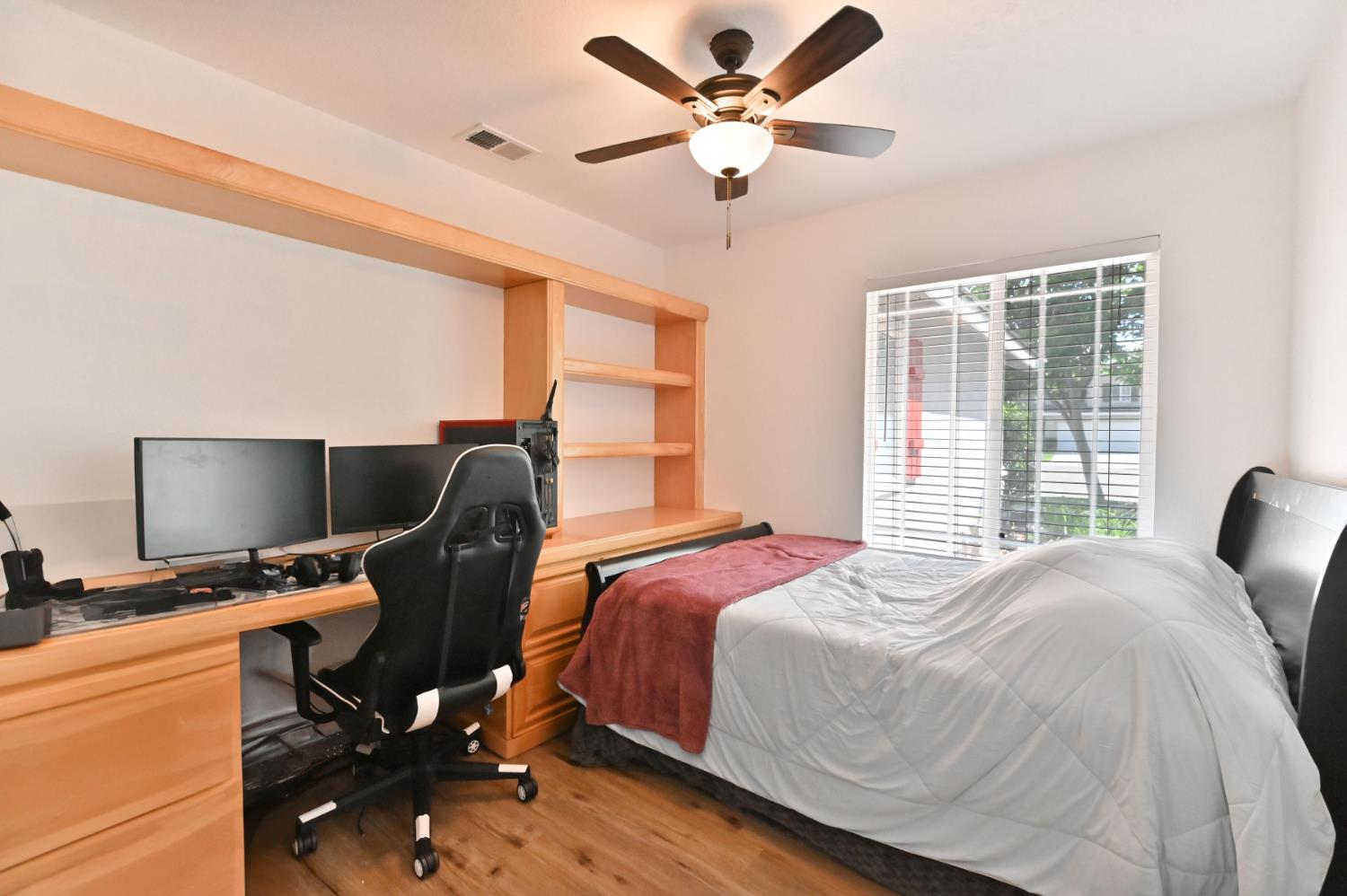 Detail Gallery Image 14 of 55 For 2535 Bridle Creek Ct, Tracy,  CA 95377 - 2 Beds | 2 Baths