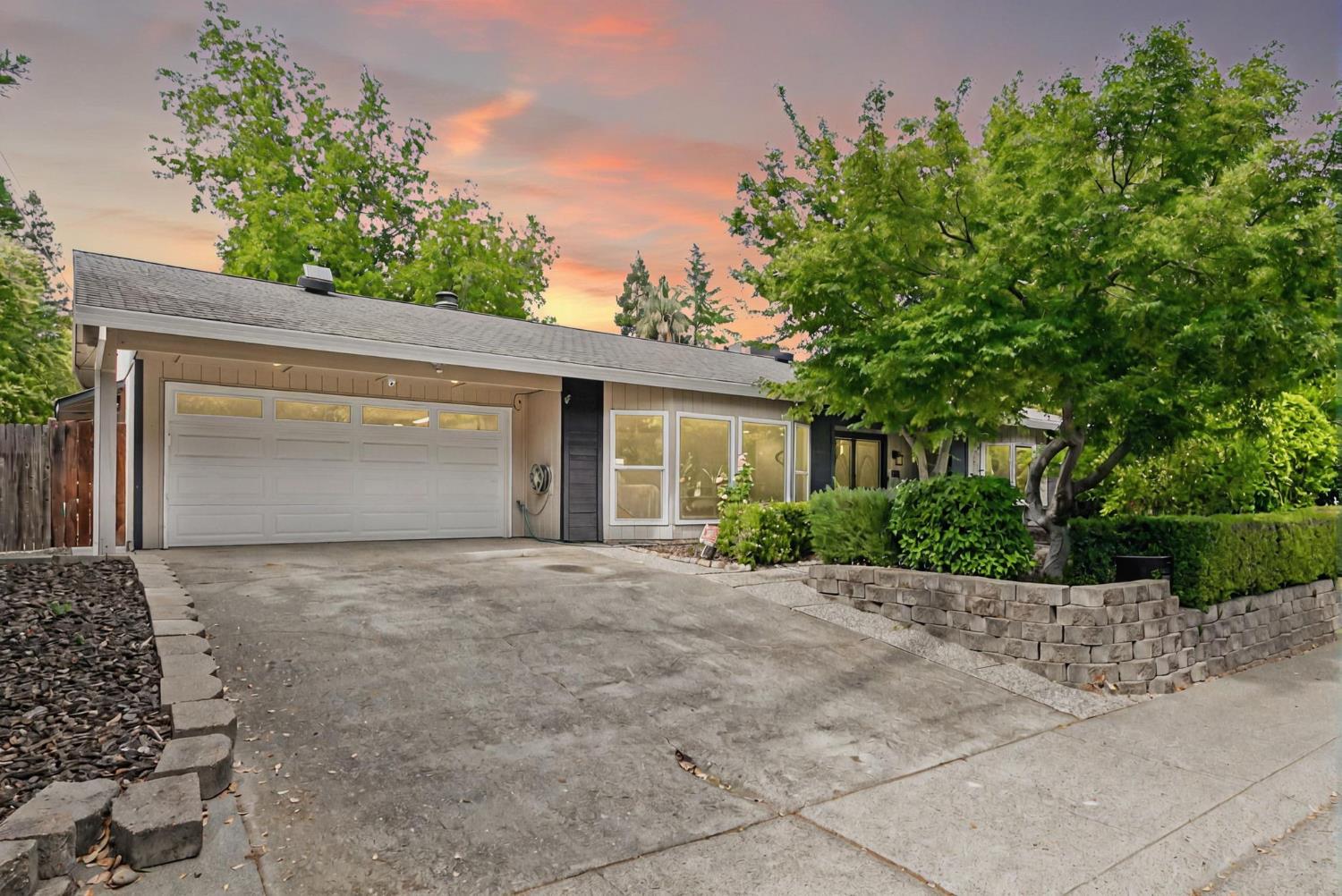Detail Gallery Image 1 of 46 For 8717 Sunset Ave, Fair Oaks,  CA 95628 - 3 Beds | 2 Baths