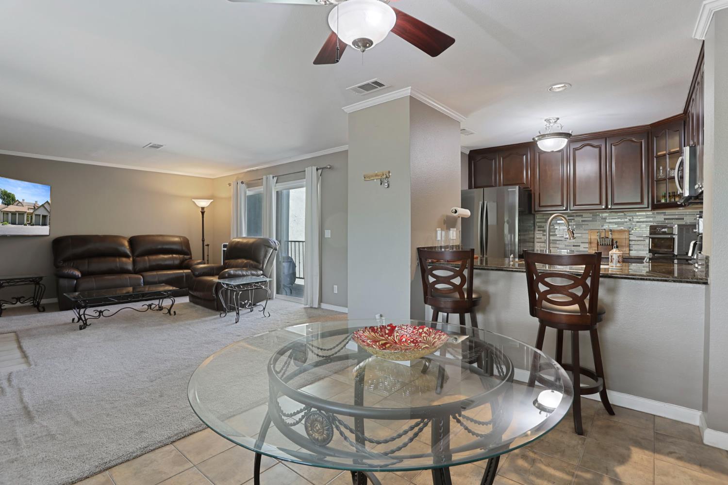 Detail Gallery Image 13 of 33 For 1615 Porter Way, Stockton,  CA 95207 - 2 Beds | 2 Baths