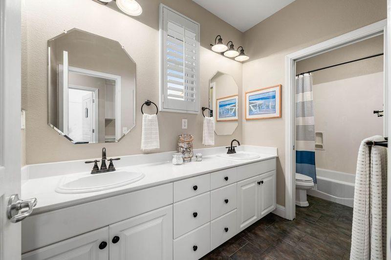 Detail Gallery Image 35 of 51 For 2240 Katzakian Way, Lodi,  CA 95242 - 4 Beds | 2/1 Baths