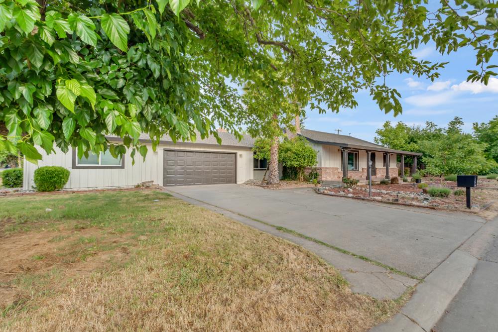 Detail Gallery Image 9 of 56 For 3000 Mission Ave, Carmichael,  CA 95608 - 3 Beds | 2 Baths