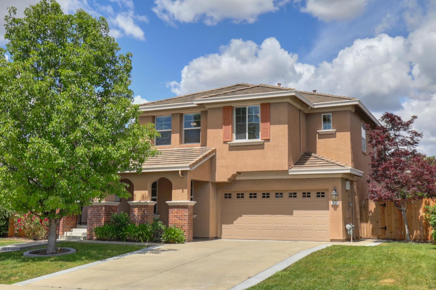 Detail Gallery Image 3 of 67 For 2039 Petruchio Way, Roseville,  CA 95661 - 4 Beds | 3 Baths