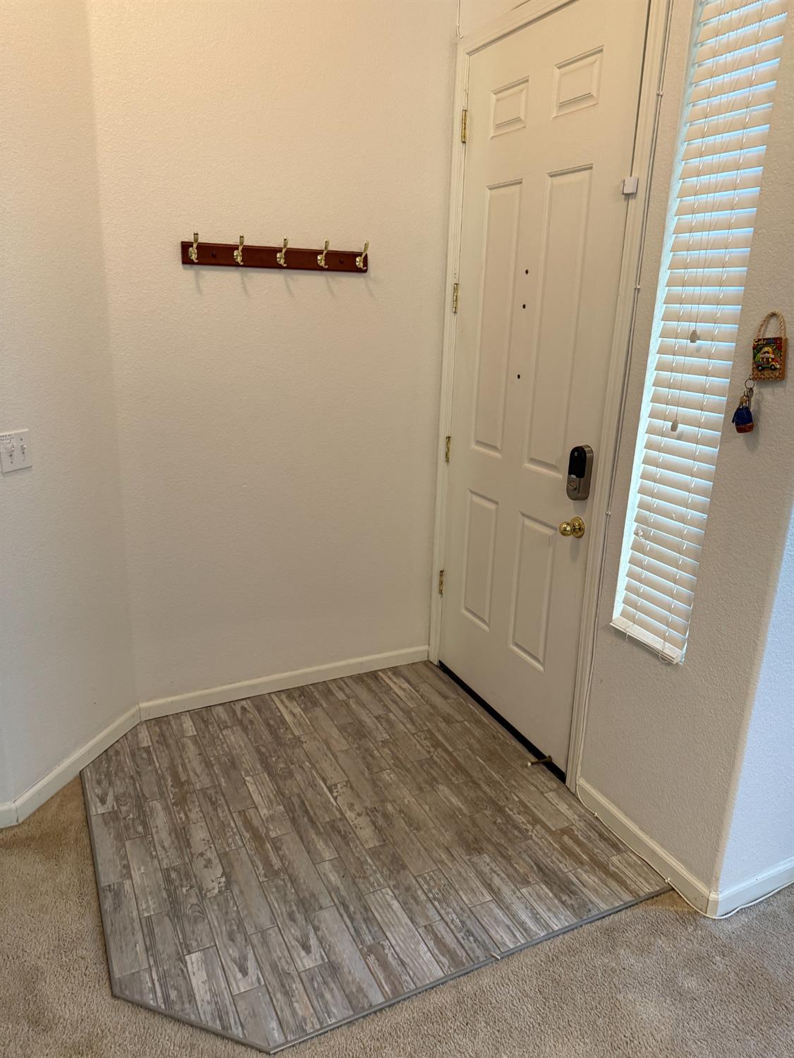 Detail Gallery Image 4 of 43 For 5512 Sienna Hills Way, Antelope,  CA 95843 - 4 Beds | 2 Baths