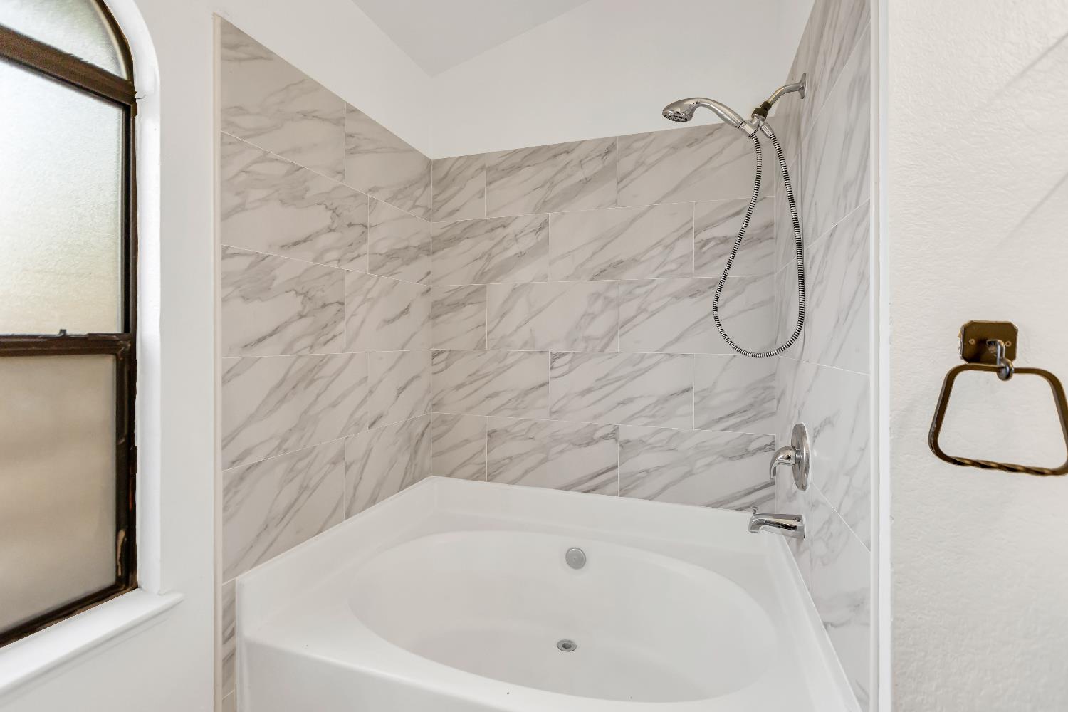 Detail Gallery Image 18 of 38 For 8401 Sunblaze Way, Sacramento,  CA 95823 - 3 Beds | 2 Baths