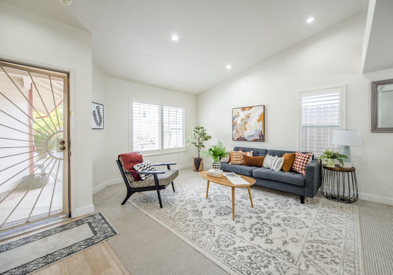 Detail Gallery Image 4 of 44 For 377 Porter St, Woodland,  CA 95695 - 3 Beds | 2 Baths