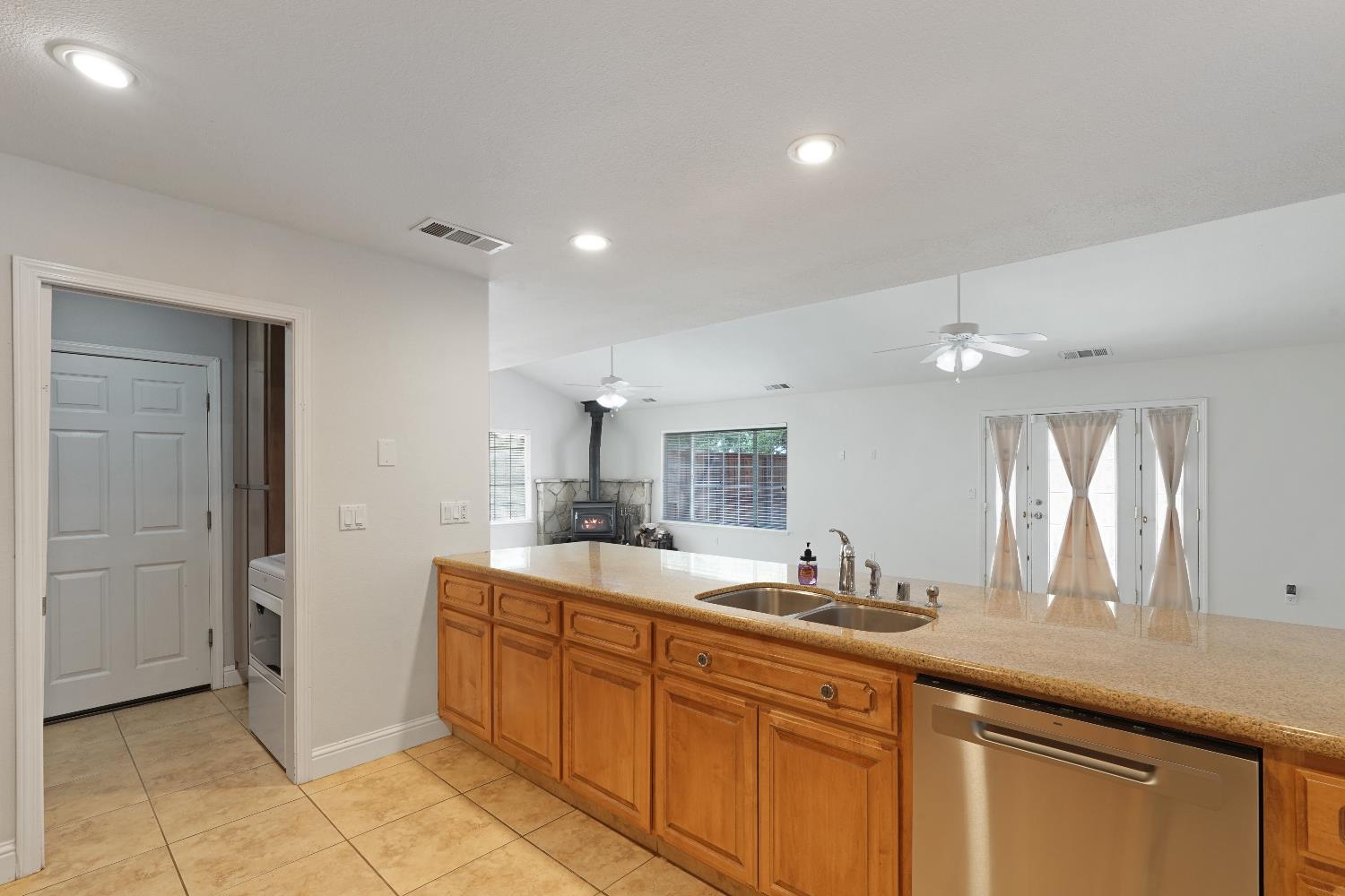 Detail Gallery Image 14 of 40 For 8760 Greer Way, Valley Springs,  CA 95252 - 3 Beds | 2 Baths