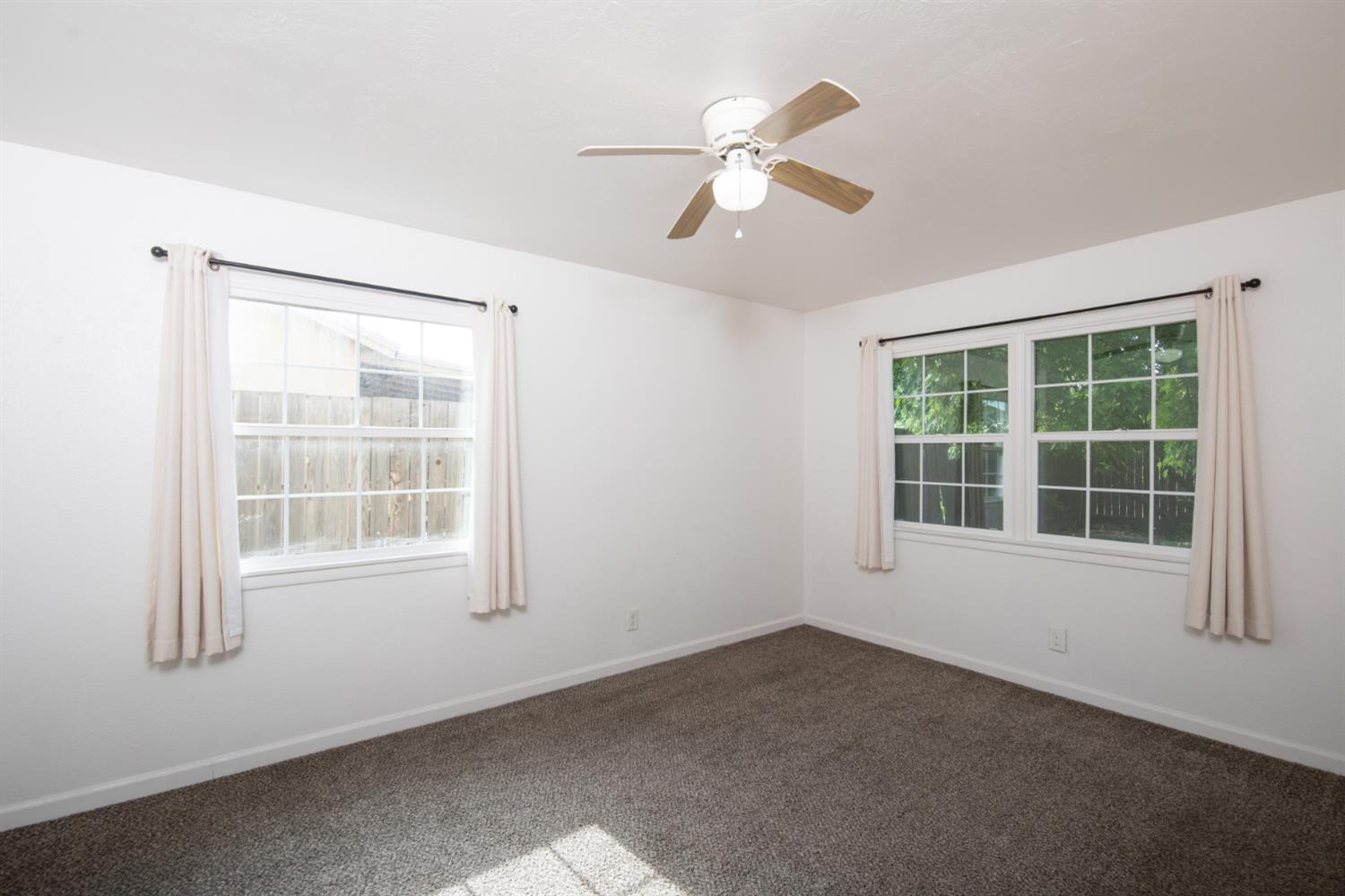 Detail Gallery Image 13 of 24 For 913 Norwegian Ave, Modesto,  CA 95350 - 3 Beds | 1 Baths
