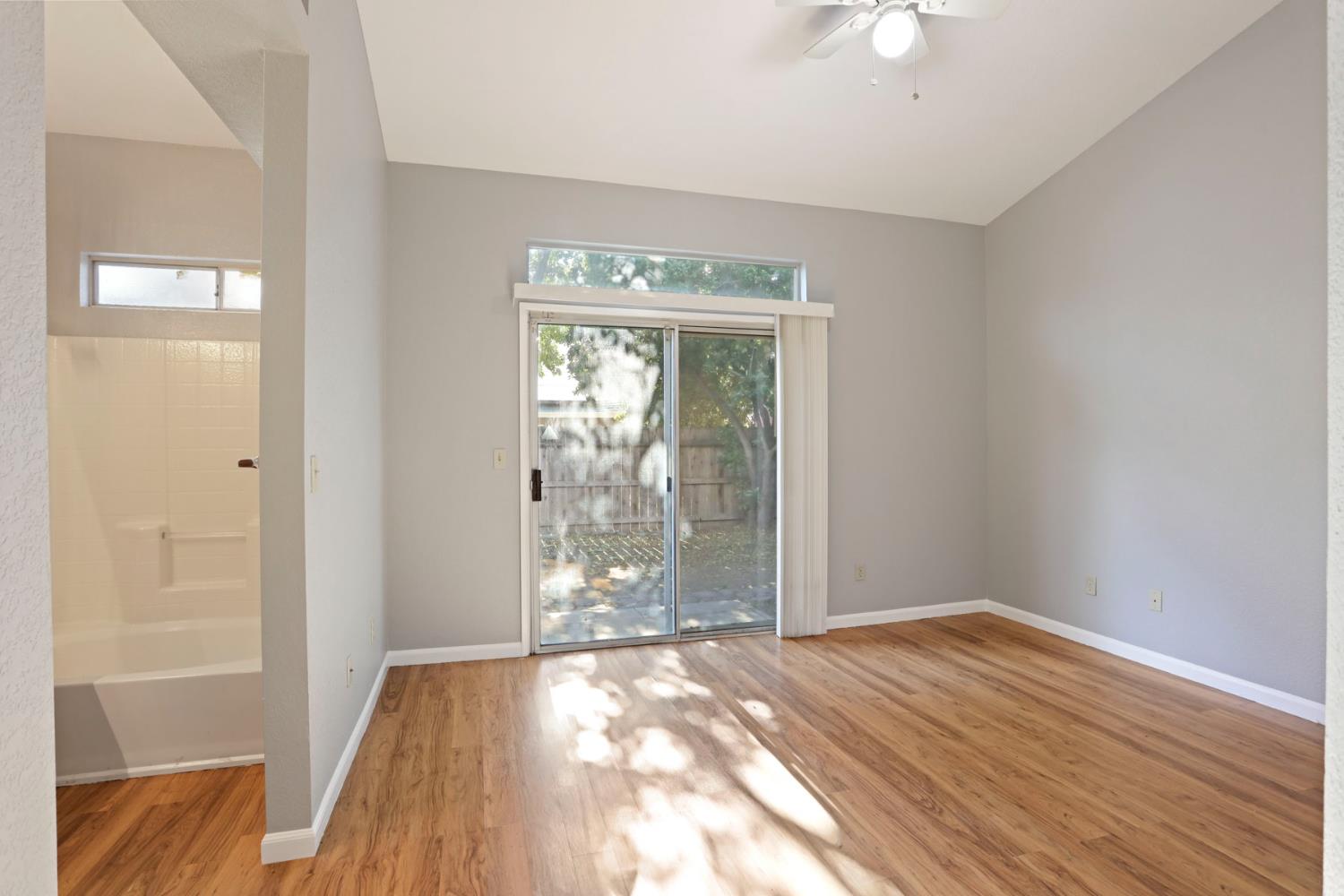 Detail Gallery Image 19 of 36 For 2405 S Fresno Ave, Stockton,  CA 95206 - 3 Beds | 2 Baths