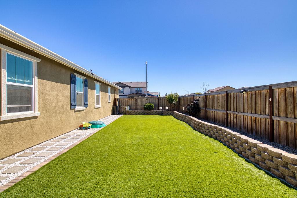 Detail Gallery Image 30 of 32 For 705 Somerset Way, Patterson,  CA 95363 - 3 Beds | 2 Baths