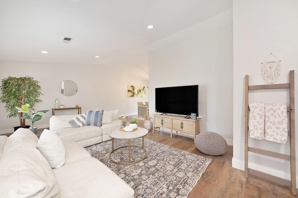 Detail Gallery Image 14 of 58 For 6895 Country Ct, Granite Bay,  CA 95746 - 4 Beds | 3 Baths