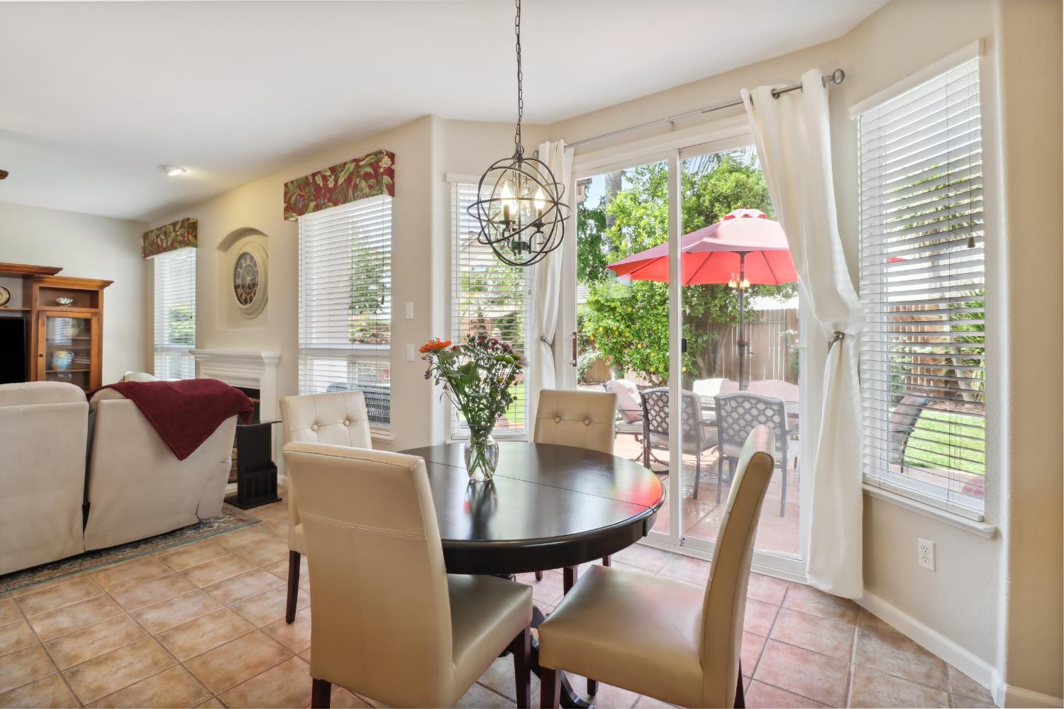 Detail Gallery Image 31 of 72 For 2049 Riggs Ave, Sacramento,  CA 95835 - 5 Beds | 3 Baths