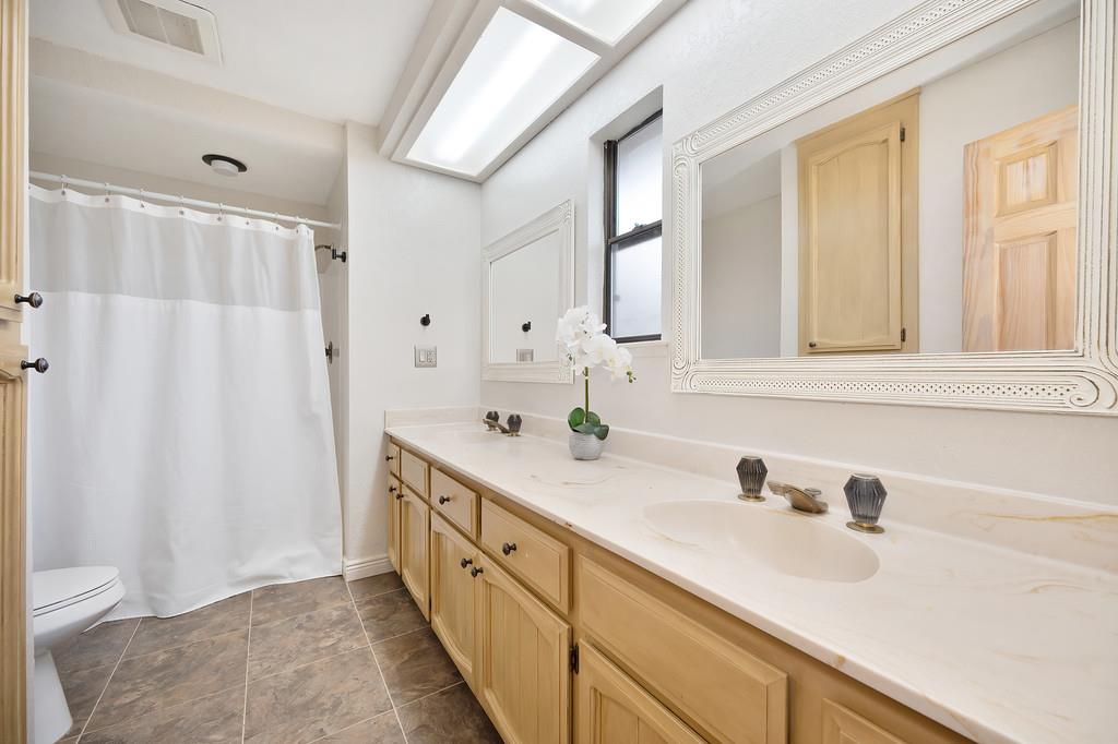 Detail Gallery Image 11 of 43 For 1930 Indian Rock Rd, Cool,  CA 95614 - 3 Beds | 2/1 Baths