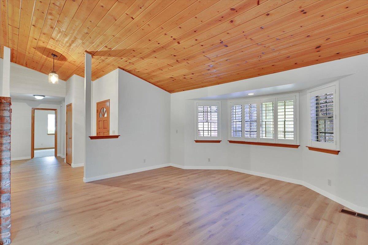 Detail Gallery Image 30 of 75 For 13901 Lake Wildwood Dr, Penn Valley,  CA 95946 - 3 Beds | 2 Baths