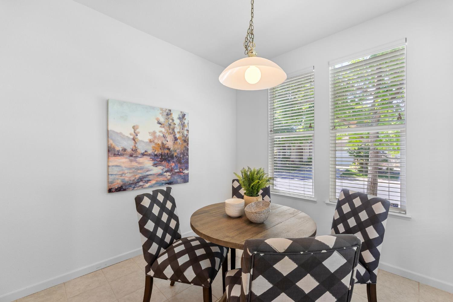 Detail Gallery Image 17 of 66 For 2339 Ryedale Ln, Sacramento,  CA 95835 - 2 Beds | 2 Baths