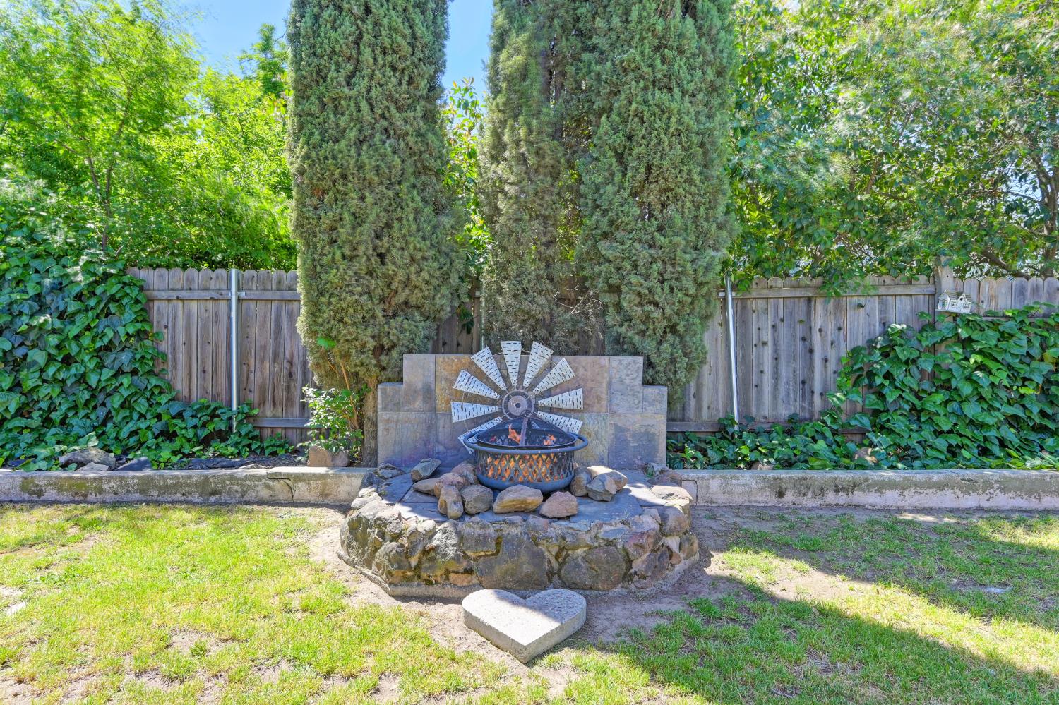 Detail Gallery Image 28 of 33 For 6546 Skyview Dr, Orangevale,  CA 95662 - 4 Beds | 2 Baths