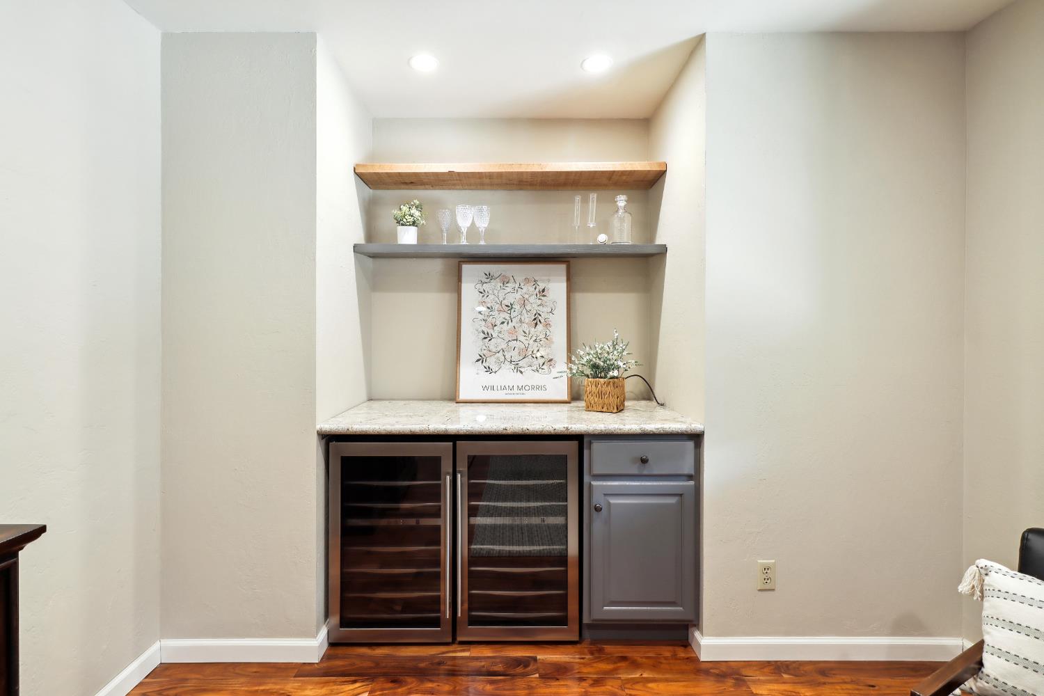 Detail Gallery Image 6 of 49 For 1614 Clemson Dr, Davis,  CA 95618 - 2 Beds | 2 Baths
