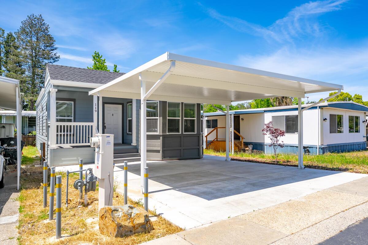 Detail Gallery Image 1 of 28 For 119 Marigold Ave, Auburn,  CA 95631 - 2 Beds | 2 Baths