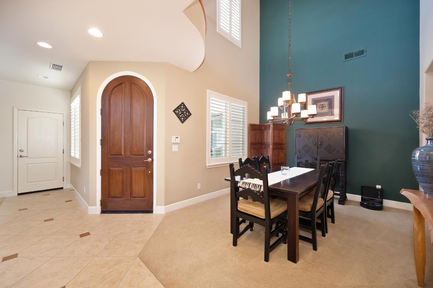 Detail Gallery Image 24 of 96 For 12379 El Portal Way, Rancho Cordova,  CA 95742 - 3 Beds | 2/1 Baths